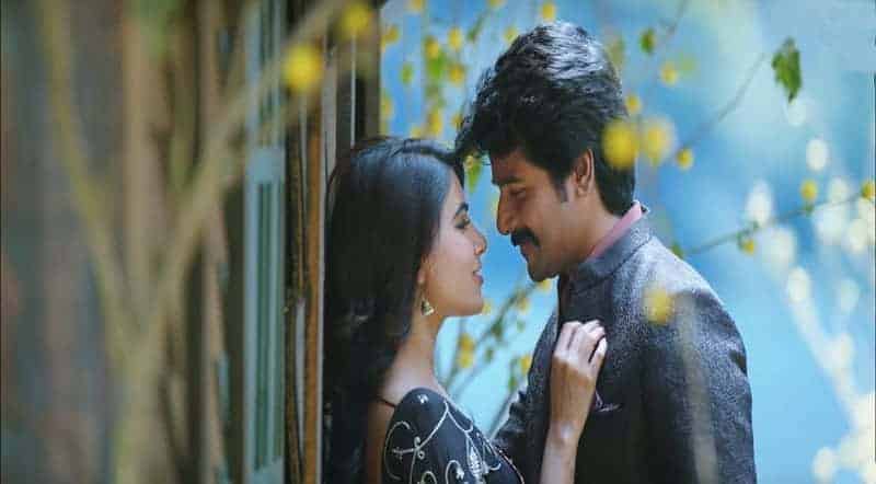 Onnavitta Yaarum Yenakilla Song Lyrics