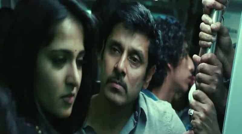 Oru Paadhi Kadhavu Song Lyrics