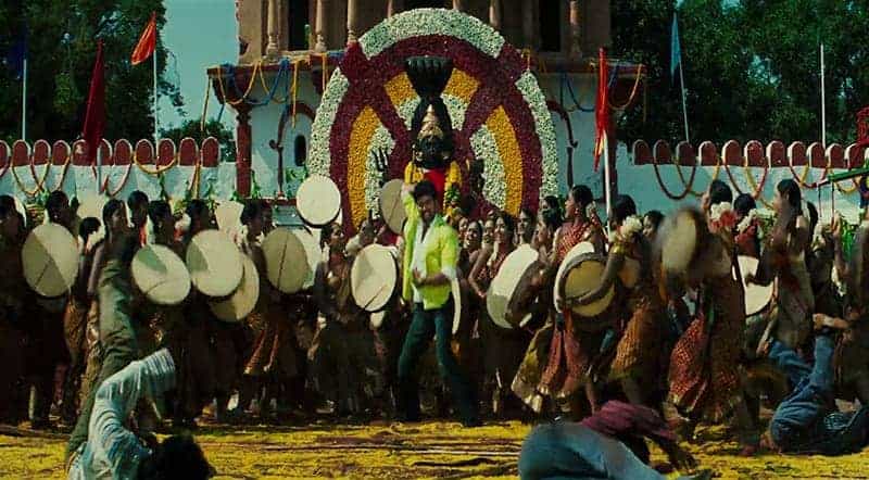Aadungada Ennai Suththi Song Lyrics