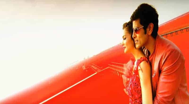Pookkalae Sattru Oyivedungal Song Lyrics
