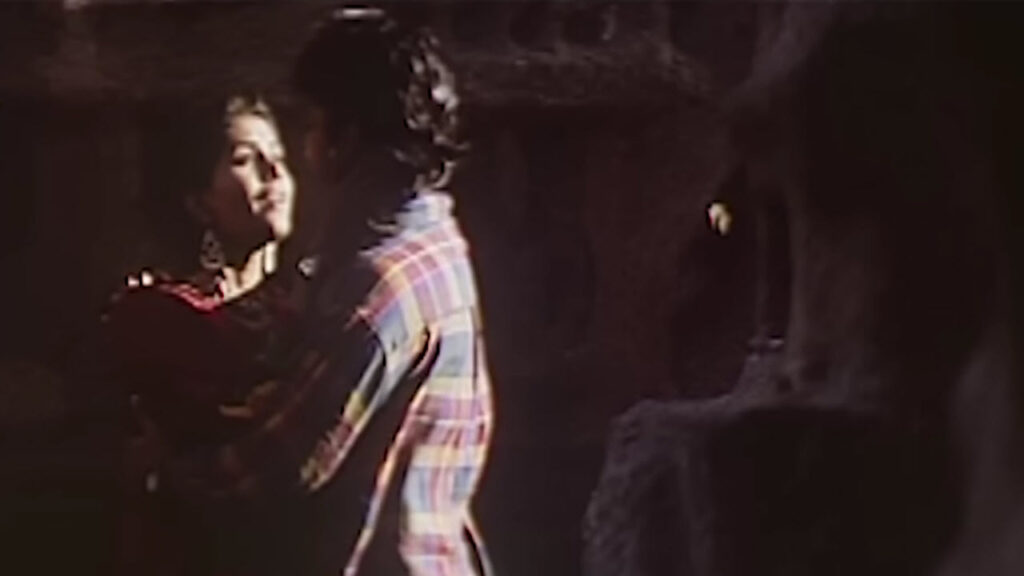 En Mel Vizhundha Song Lyrics