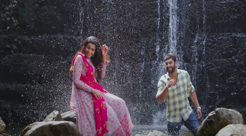 Unnai Paartha Naal Song Lyrics