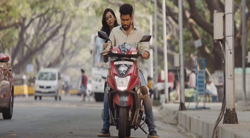 Theera Kadhalae Song Lyrics