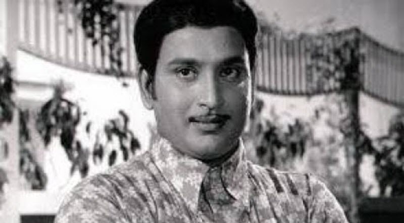 Aalukkoru Mutham Indha Song Lyrics