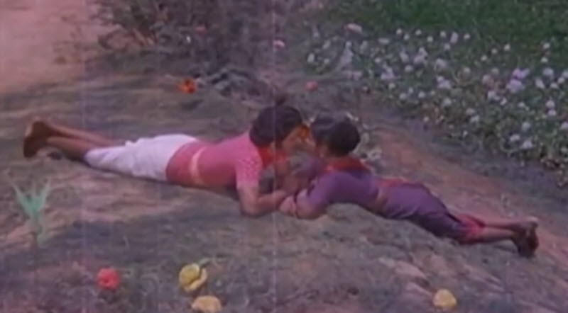 Athangaraiyil Poththa Malli Song Lyrics