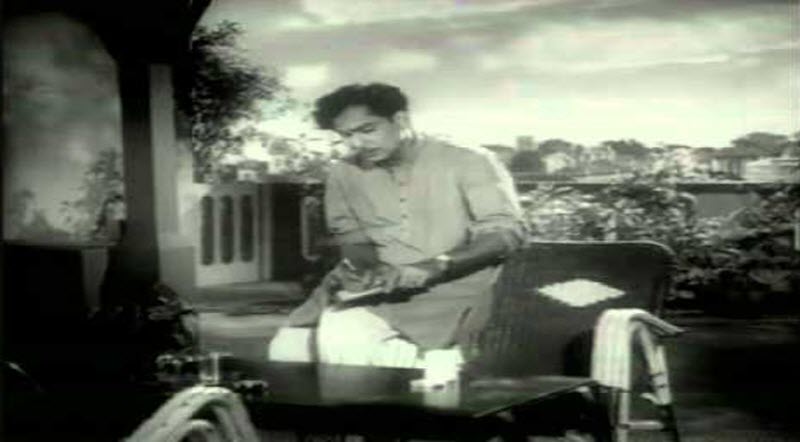 Carile Savari Seiyum Song Lyrics